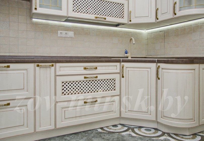 Кухня ЗОВ Канзас с рамочными фасадами